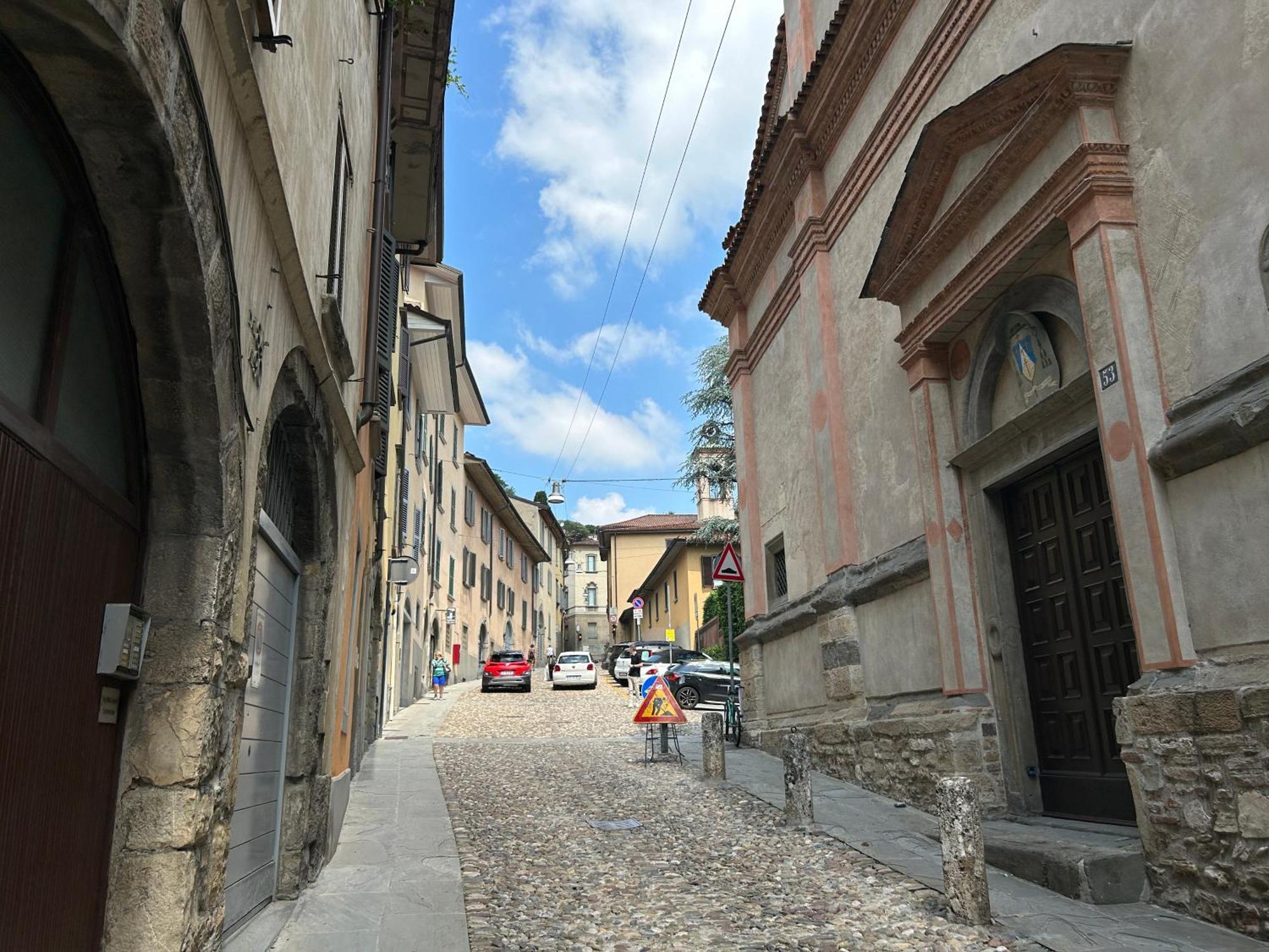 Alessandro 82 - Immobili E Soluzioni Rent Бергамо Экстерьер фото